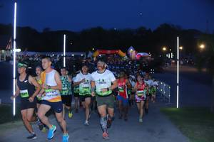 BIB: 539
                            <button type="button" onclick="openModal(3624584)" class="btn btn-primary btn-sm float-right btn-popup" data-toggle="modal" data-target=".modal-high-quality">
                        <i class="fas fa-shopping-cart"></i> Add to Cart
                    </button>
                                            <button type="button" onclick="isThisMe(3624584, true)" class="btn btn-success btn-sm float-right btn-popup btn-isme hidden" data-toggle="tooltip" data-placement="bottom" title="นี่คือรูปของคุณใช่ไหม คลิกที่นี่เพื่อเอาเข้าอัลบั้ม">
                        <i class="fas fa-plus"></i> Add to album
                    </button>
                    <button type="button" onclick="isThisMe(3624584, false)" class="btn btn-warning btn-sm float-right btn-popup btn-isnotme hidden">
                        <i class="fas fa-ban"></i> Remove from album
                    </button>